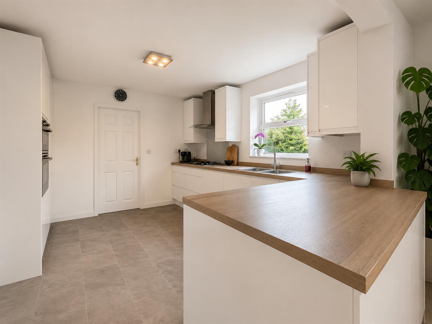 5 bed property in Swayne Rise, Milton Keynes